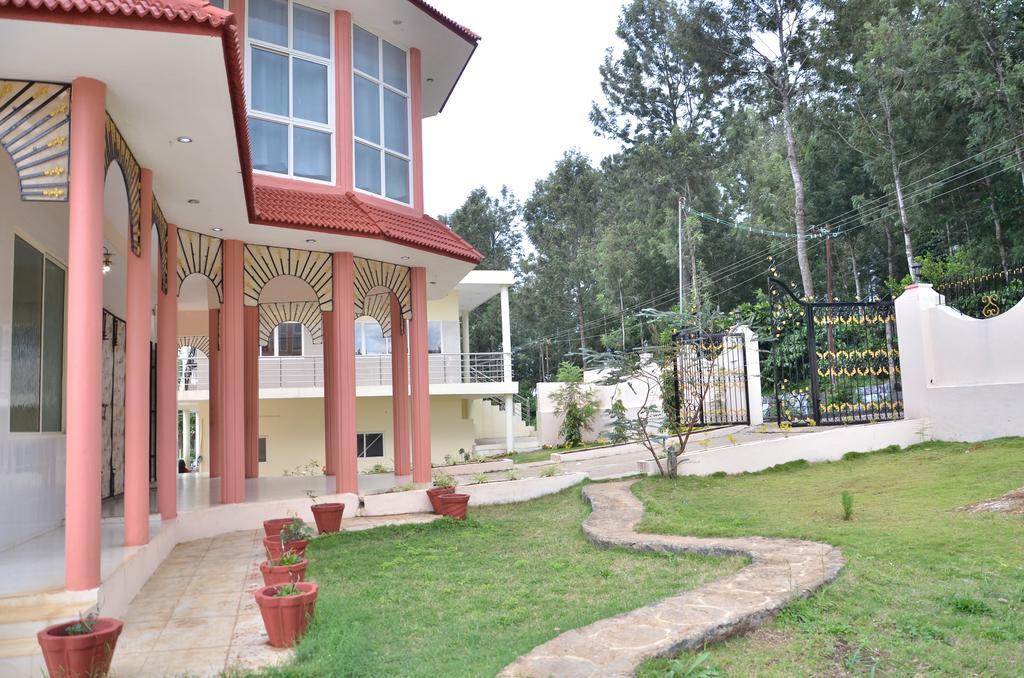 La Flora Paradise Residency ,Jerkaud Kültér fotó
